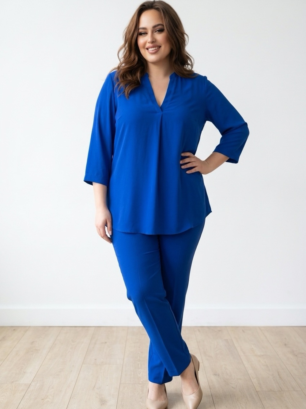 Gibson Latimer Size 2x Royal Blue V-Neck Roll-Tab Blouse